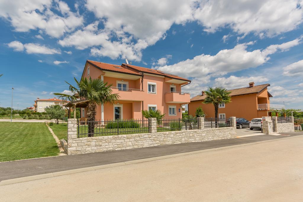 Guest House Gloria Novigrad  Ngoại thất bức ảnh